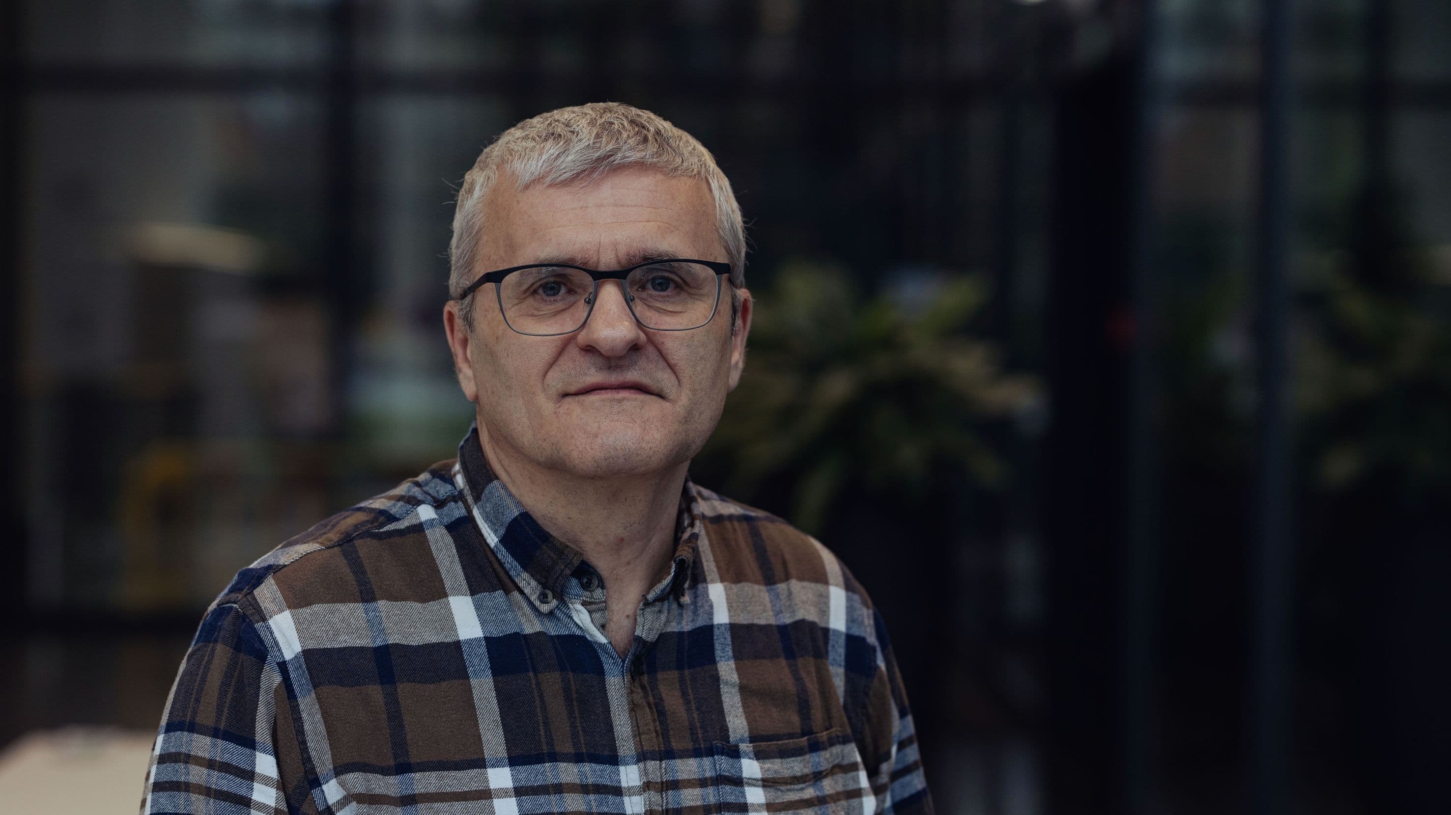 Article Si spin qubits