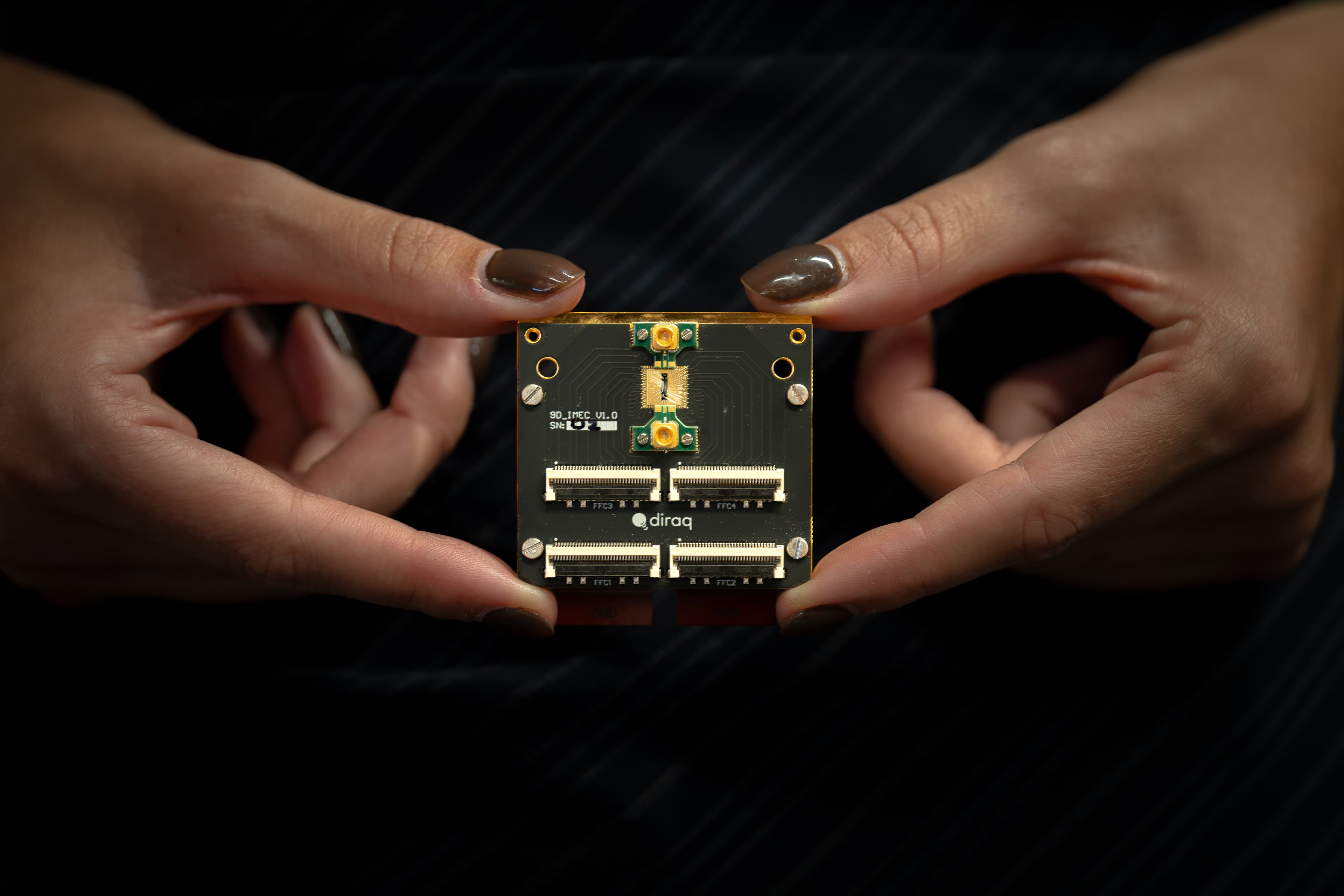 eight silicon MOS spin qubits